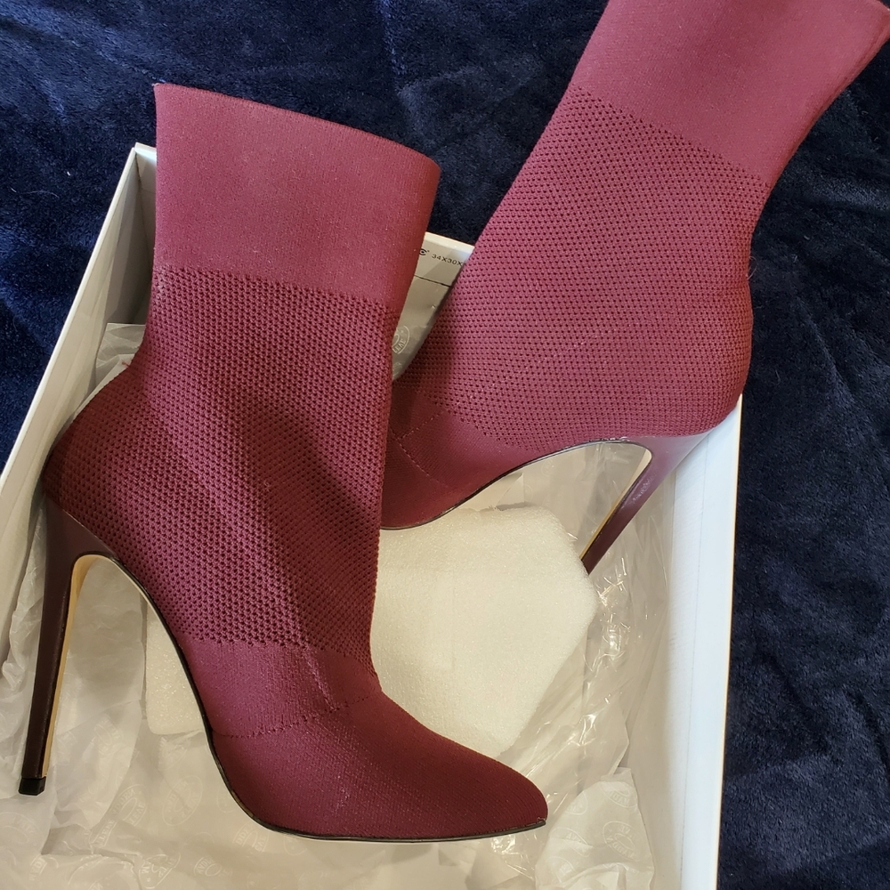 Steve Madden Burgandy Booties